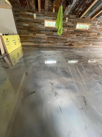 HOP REFLECTOR™ Enhancer Floor for this man cave by Liquid Perfection 5