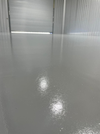 Commercial garage HERMETIC™ Neat by Liquid Perfection 4