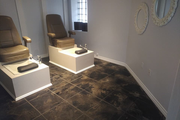 Pedicure room trowel down overlay with custom antiquing stain by NTS Maintenance Plus - 4