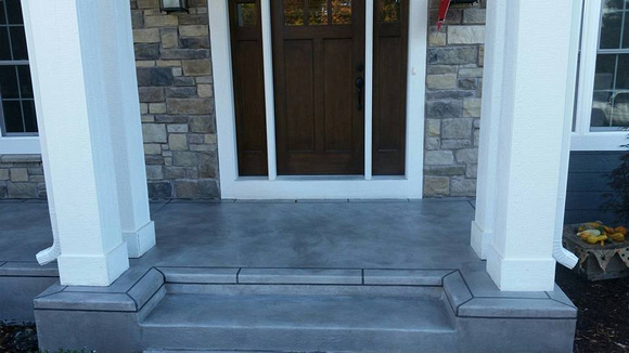 Gray stoop by Dornbrook Concrete Solutions - 4