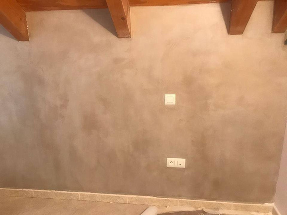 Bedroom and dining room wall micro-finish by DECOCRUZ @jorgedecocruz - 1