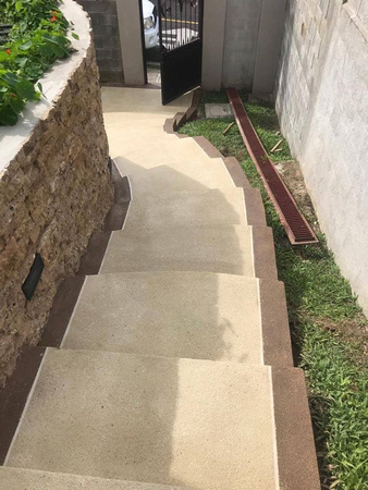 Apartment complex walkways, stairs and garage in Costa Rica thin-finish by EsConcreto @EsConcreto - 10