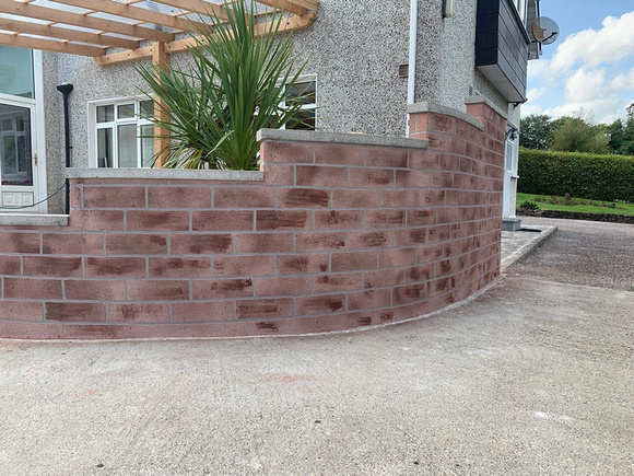 Retaining wall thin-finish red brick in Clonmel Ireland by IP home& garden - 1