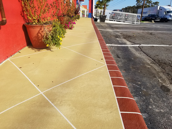 Sidewalk at La Hacienda Hot Springs AR @laha88 thin-finish with brick border by E&B Diamond Crete inc. @decorative.concrete.ar - 4