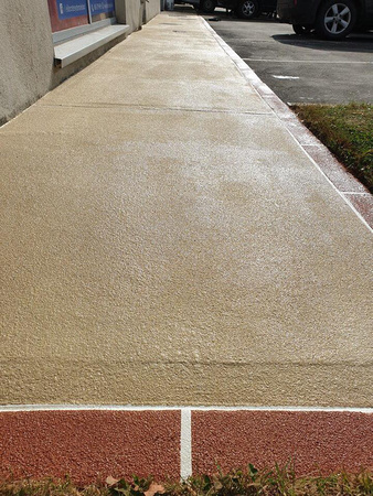 Walkway outside ECS Ireland splatter texture thin-finish - 4