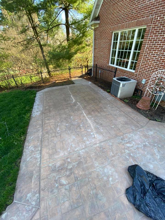Driveway and patio sealed wtih css by Recreate Concrete Renovation @concreterenovationsrecreate - 13before