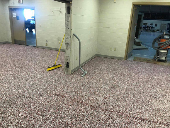 Air Force Base Fire & Emergency Services specified a HERMETIC™ Flake Floor 5