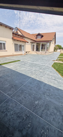 MICROCEMENT THIN-FINISH sidewalk by IDEAL Design 5