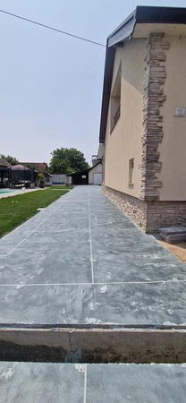 MICROCEMENT THIN-FINISH sidewalk by IDEAL Design 1