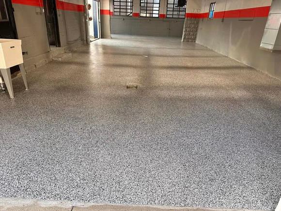 Commercial garage HERMETIC™ Flake by Greens’ Pure Coatings 1