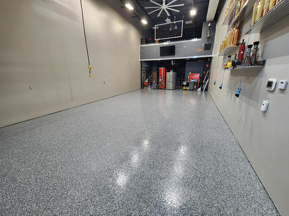 Commercial garage HERMETIC™ Flake by Epoxy STL 4