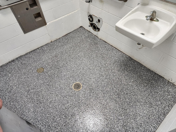 Restrooms and lockers area HERMETIC™ Flake by Epoxy STL 1