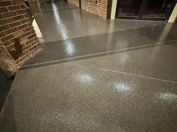 Strip mall with fast curing products HERMETIC™ Quartz by Dynamic Floor Coatings 3