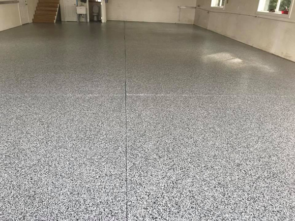 Commercial garage flake by Custom Coating Solutions - 3