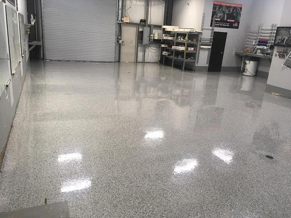 Commercial garage flake by R&R Services Of The Lowcountry: Epoxy Non slippery Floors @epoxyconcretedesign - 1