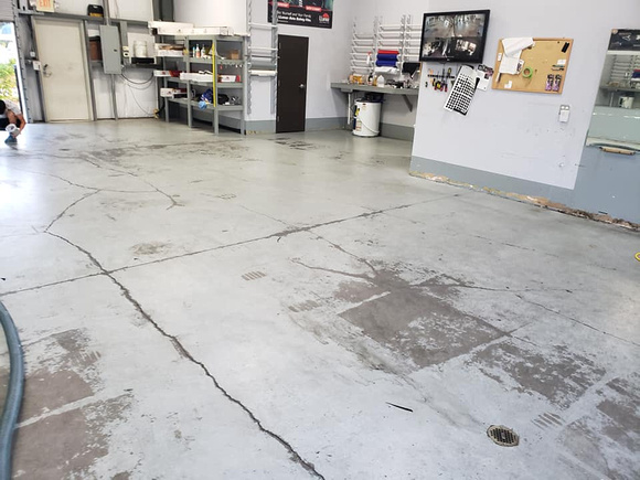 Commercial garage flake by R&R Services Of The Lowcountry: Epoxy Non slippery Floors @epoxyconcretedesign - 9