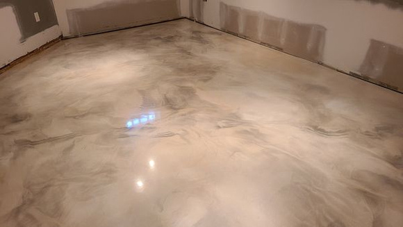 HOP using REFLECTOR™ Enhancer Pearl with titanium highlights by Wall’s Floor Coatings 3