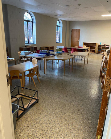 YMCA had multiples classrooms coated with HERMETIC™ Flake by JB Epoxy Flooring 1