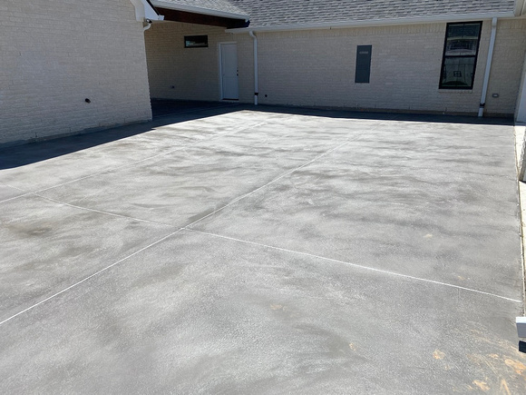 Driveway and entryway using THIN-FINISH™ Overlay by Texas Concrete Design 5