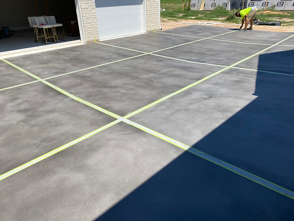 Driveway and entryway using THIN-FINISH™ Overlay by Texas Concrete Design 4