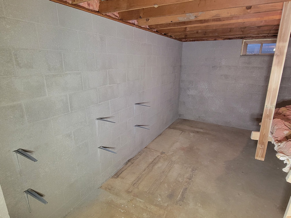 HOP basement walls thin finish knockdown texture and quarts for shower walls by Elite Crete LLC 5