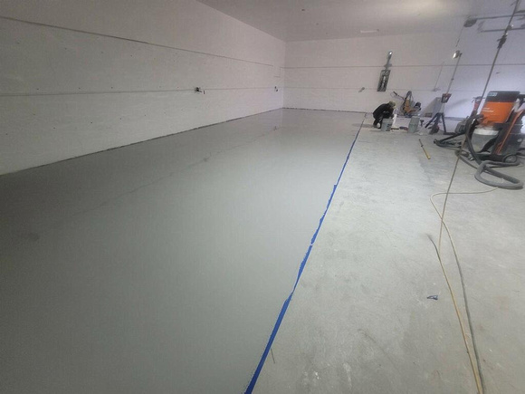 Commercial paint shop neat medium.gray with AUS-V by Max Concrete jr page 4